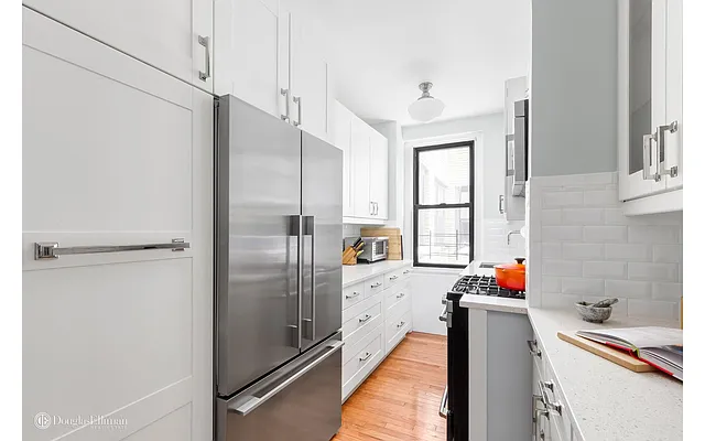Sold by Douglas Elliman | media 14