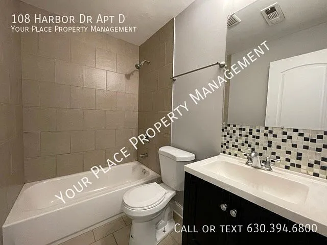 108 Harbor Dr #D — Photo 11