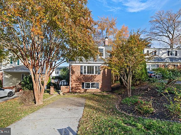 3rd image of 8643 Curtis Ave