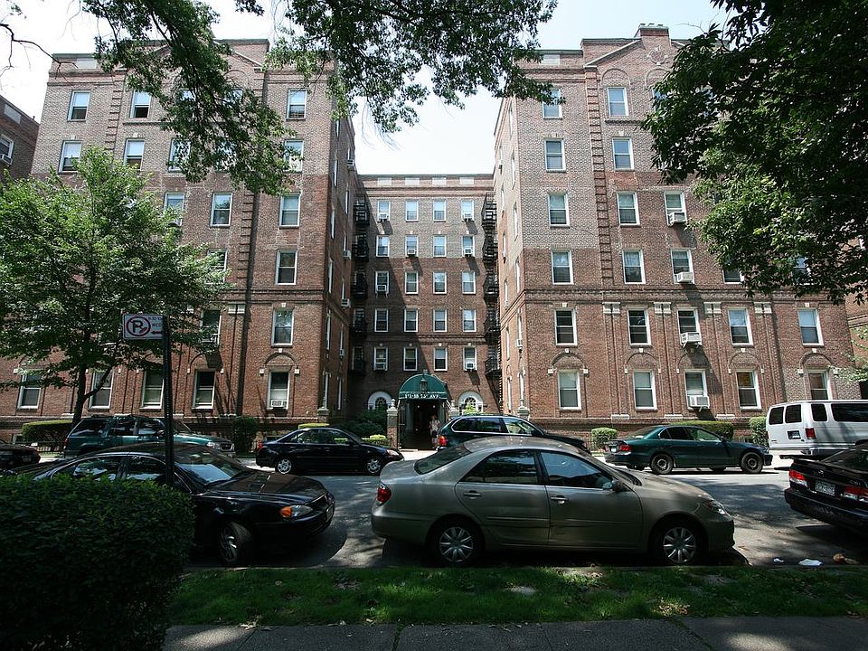 1st image of 11115 75th Ave APT 4H