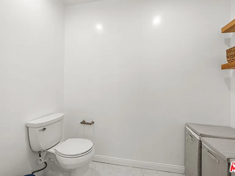 5651 Windsor Way #101 — Photo 16