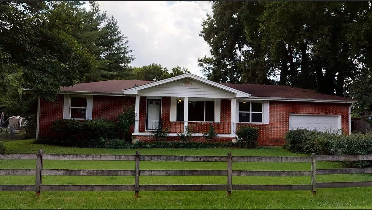 2 bed, 1300 sqft, $2,000 — Photo 1