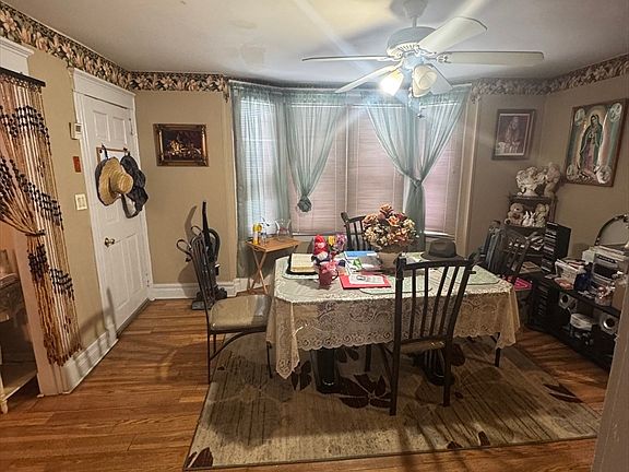 5th image of 158 Bowles St