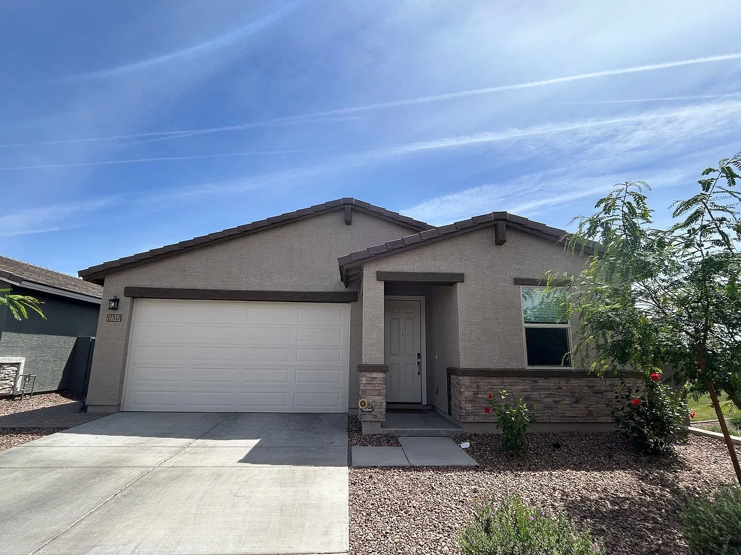 4 bed, 3.0 bath, 2049 sqft, $2,200 — Photo 1
