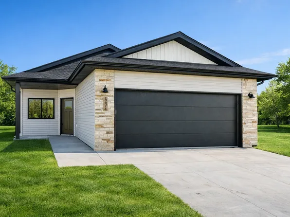3842 Prairie Dr, Moorhead, MN 56560