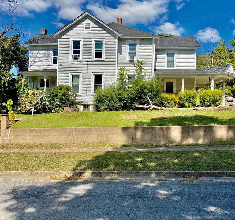 1st image of 2407 Birch Ave