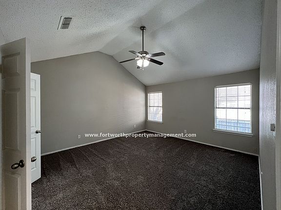 3rd image of 3100 Clovermeadow Dr