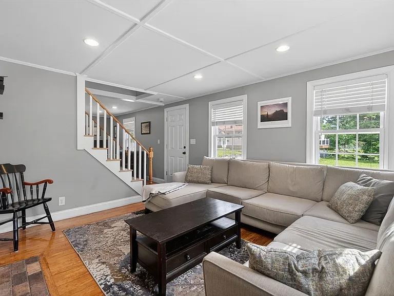 1 Abbott Cir — Photo 9
