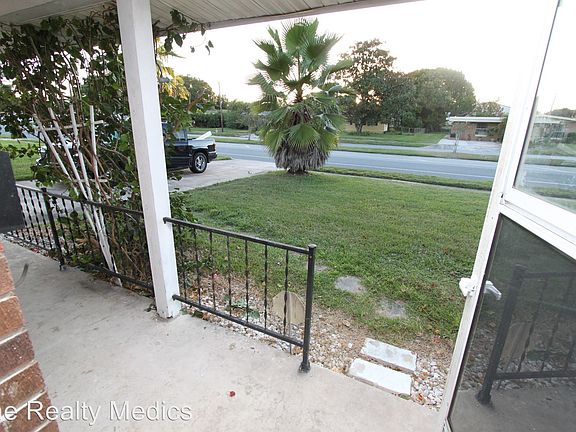 2nd image of 5311 Kingswood Dr