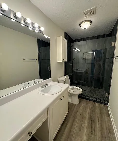 133 Hillsborough Ln — Photo 14