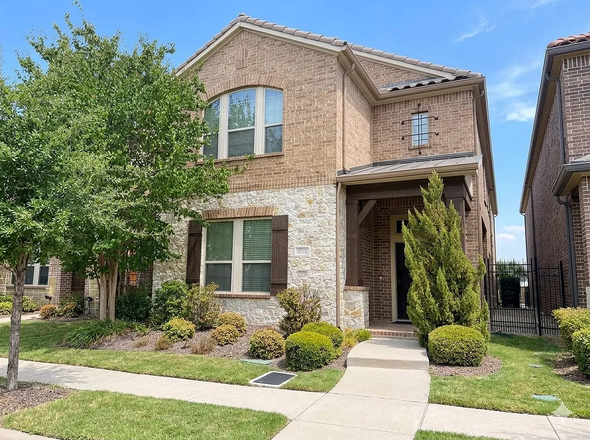 4 bed, 2809 sqft, $3,650 — Photo 3