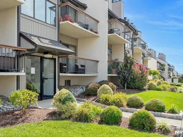 302 Hackensack St #303, Wood Ridge, NJ 07075