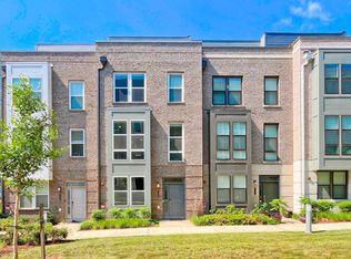 13326 Sherwood Park Ln, Herndon, VA 20171