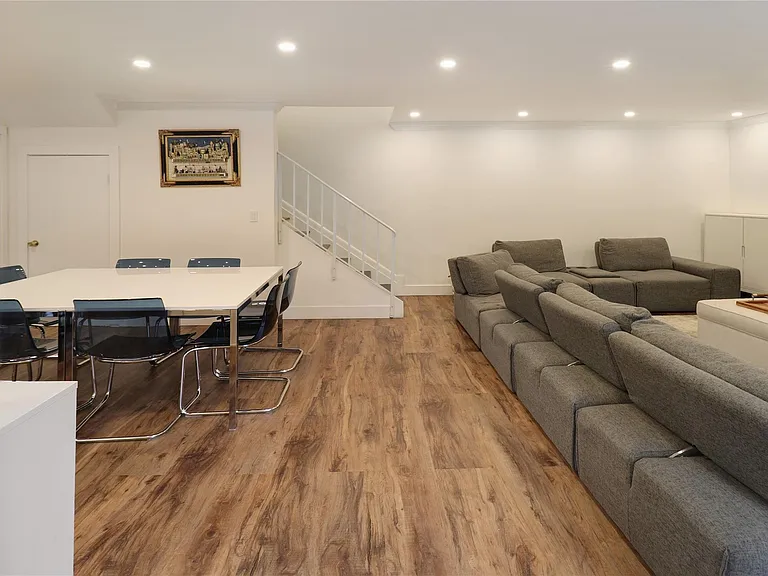 9390 SW 61st Way #D — Photo 5