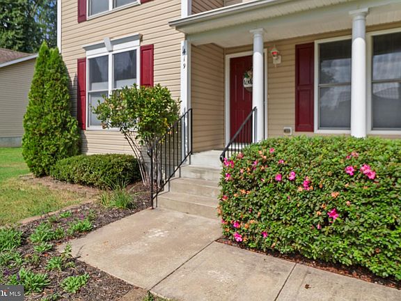 3rd image of 419 Latane Dr