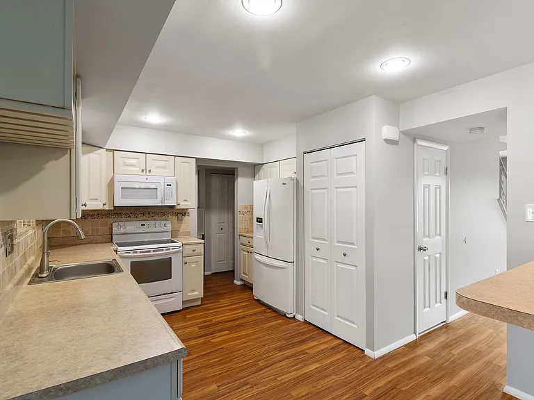 6308 Powder Horn Ct — Photo 10