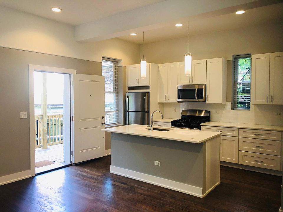 1st image of 1059 N Damen Ave #1R