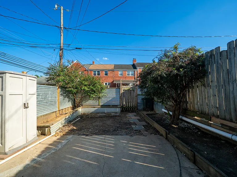 705 Eastshire Dr — Photo 30