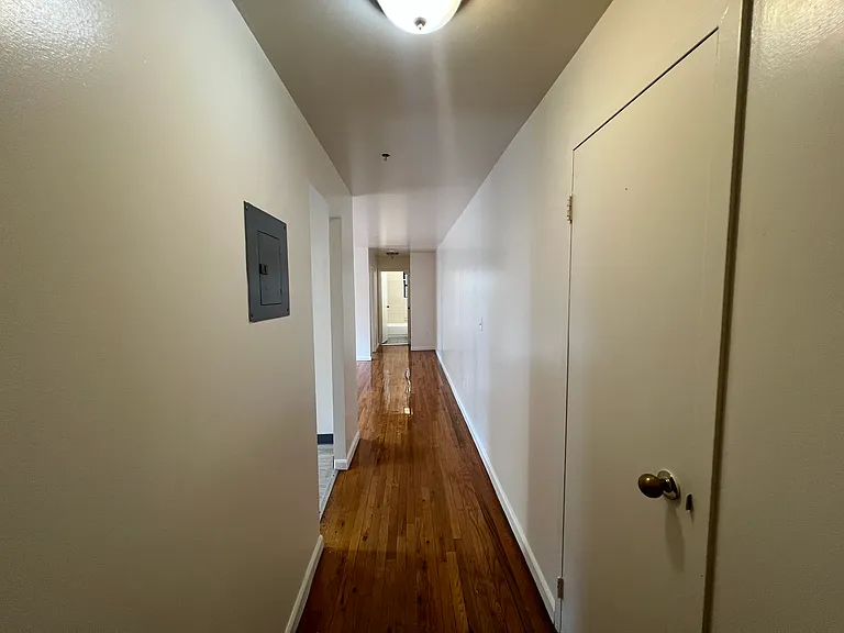 Elizabeth Ave — Photo 8