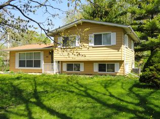 596 Maple Ave, Lisle, IL 60532