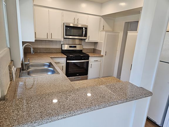 4th image of 5302 Comercio Ln #8A