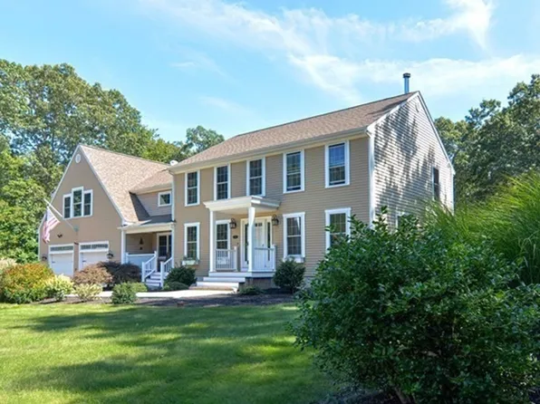 83 Shannon Dr, Westport, MA 02790