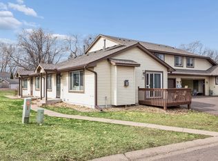 6690 Gretchen Ct N, Oakdale, MN 55128