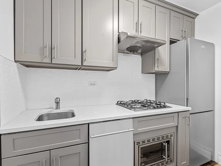 301 E 63rd St #14A — Photo 11