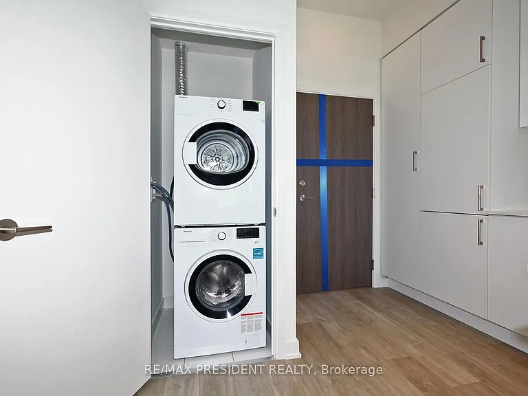 27 Bathurst St #404W — Photo 18