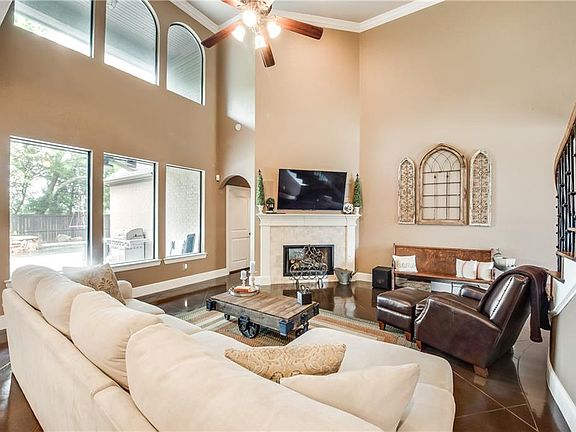 4th image of 4092 Water Park Cir