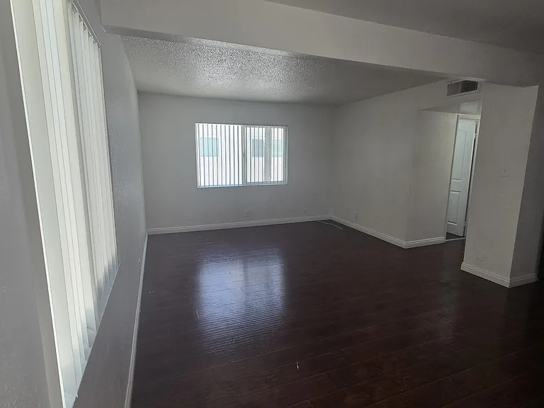 Mulberry Park Apartments — Photo 8