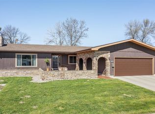 1506 7th St SW, Minot, ND 58701