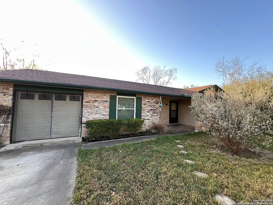 1st image of 11602 Crooked Oaks