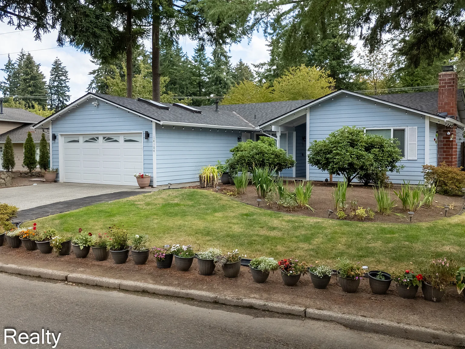 4 bed, 1610 sqft, $3,950 — Photo 2
