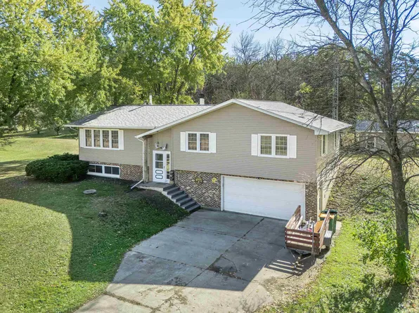 N8759 Landing Rd, Berlin, WI 54923