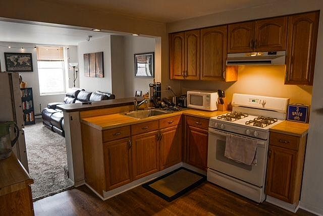 Eat in Kitchen 18x12