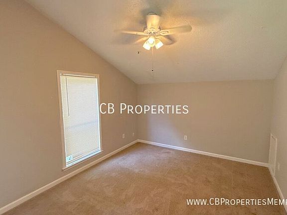 4th image of 3136 Sycamore View Rd