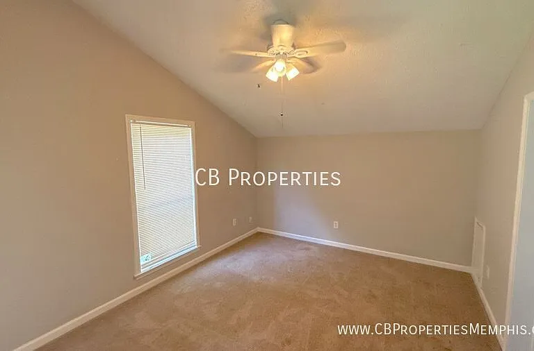 3136 Sycamore View Rd — Photo 4