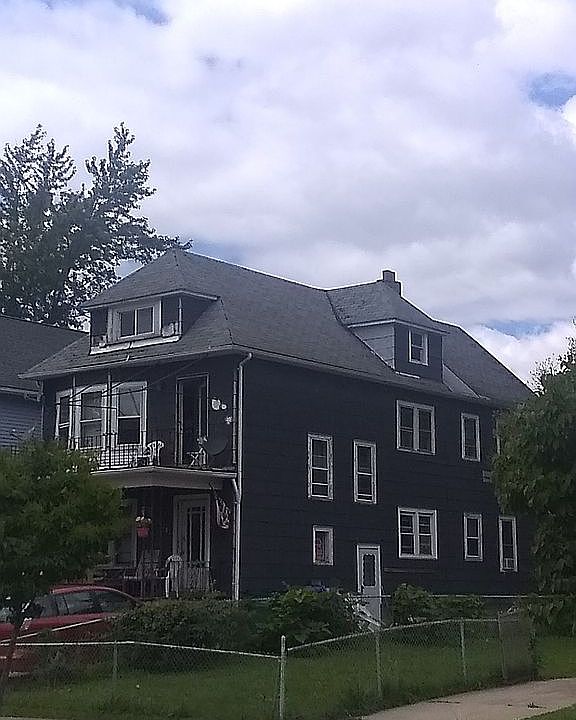 2nd image of 201 Merrimac St