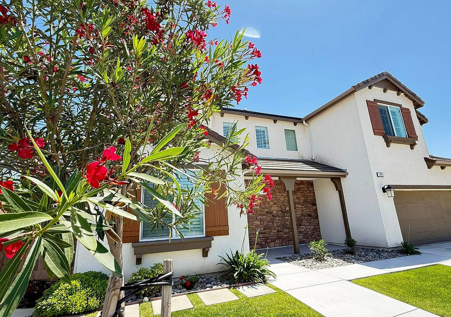 Beautiful Home for rent in Shannon Ranch in Visalia! — Photo 2