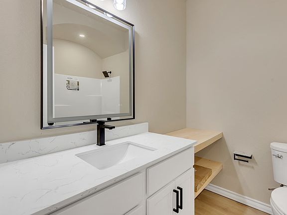 5th image of 1012 N Carol Ave