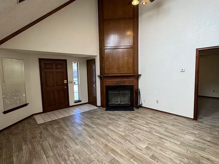 2128 Meench Dr — Photo 4