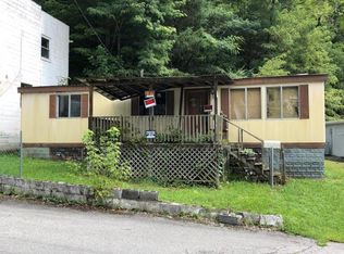 107 Broadway St, Mullens, WV 25882