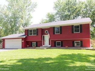 3612 E Wonder Lake Rd, Wonder Lake, IL 60097