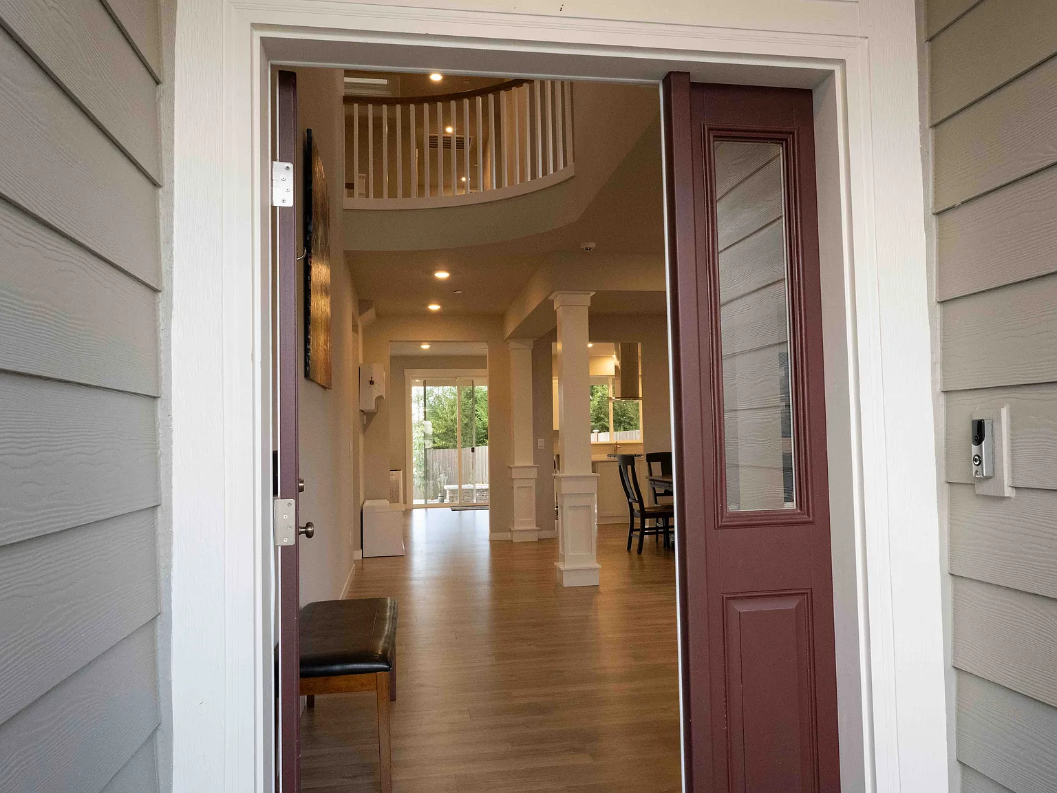 4 bed, 3221 sqft, $4,500 — Photo 3