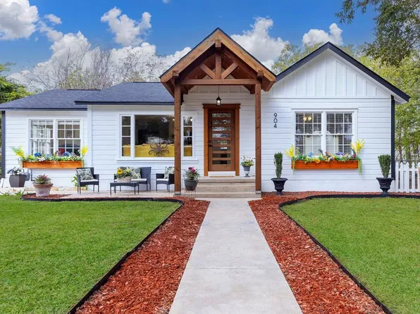 904 Fisher St, Taylor, TX 76574