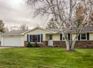 1587 W Marhill Rd, Green Bay, WI 54313