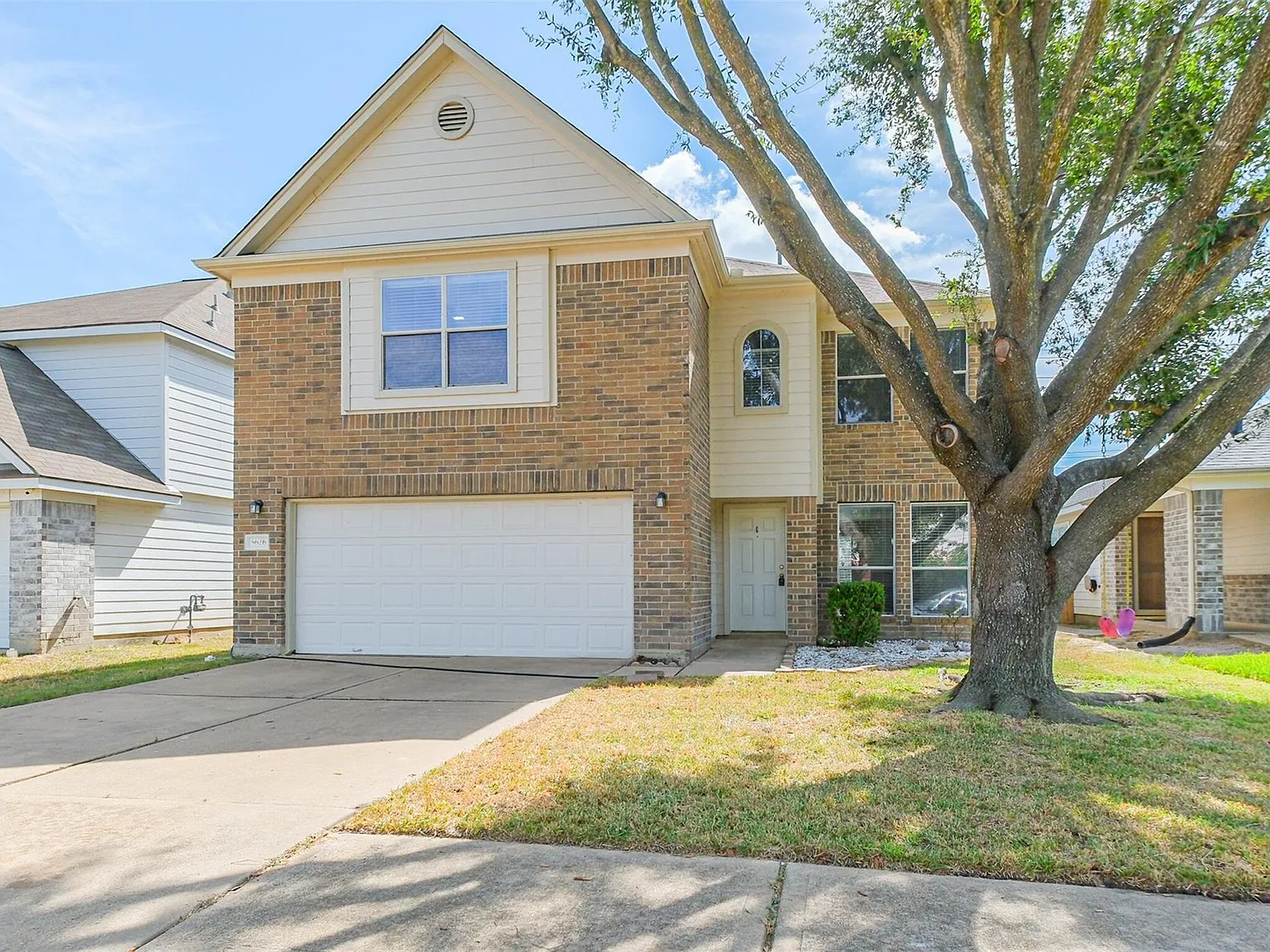 3 bed, 2.5 bath, 2009 sqft, $2,195 — Photo 2