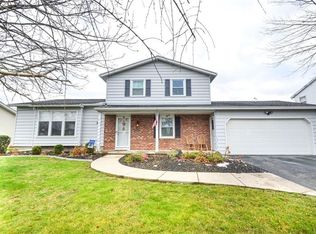 388 Olde Harbour Trl, Rochester, NY 14612
