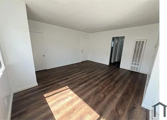 1224 W 107th St #8 — Photo 6